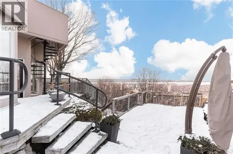 91 Mountain Park Avenue Hamilton ON L9A 1A1