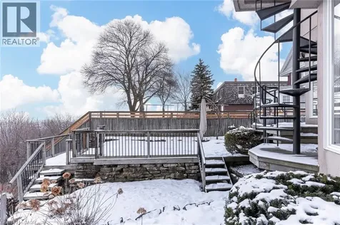 91 Mountain Park Avenue Hamilton ON L9A 1A1