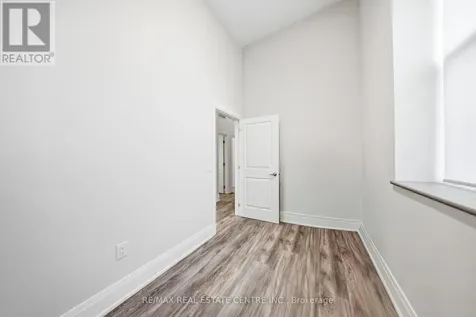 11 Queen Street Brantford ON N3T 3B1