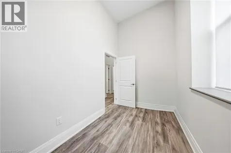 11 Queen Street Brantford ON N3T 3B1