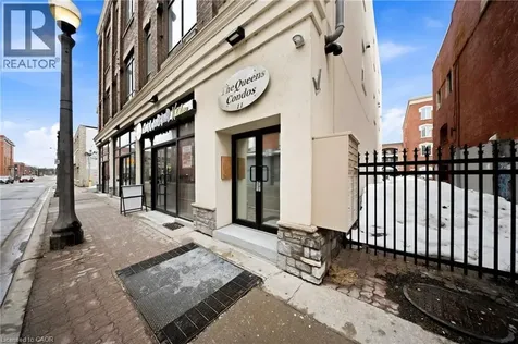 11 Queen Street Brantford ON N3T 3B1