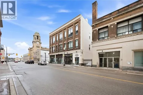 11 Queen Street Brantford ON N3T 3B1