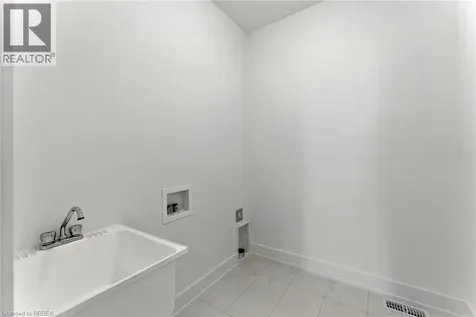 150 Vanrooy Trail Waterford ON N0E 1Y0