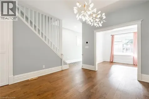 11 Lorne Avenue Hamilton ON L8M 2X5