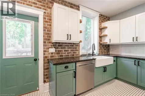 11 Lorne Avenue Hamilton ON L8M 2X5