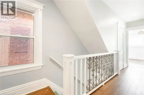11 Lorne Avenue Hamilton ON L8M 2X5