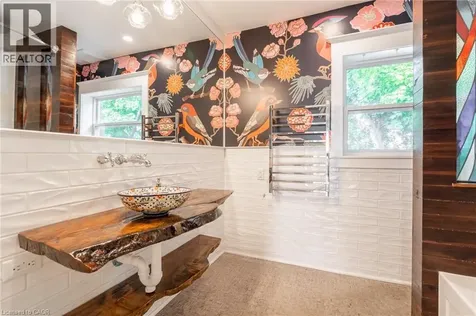 11 Lorne Avenue Hamilton ON L8M 2X5