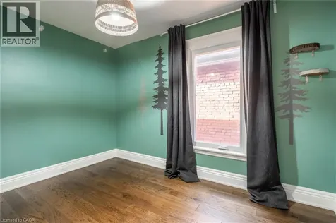 11 Lorne Avenue Hamilton ON L8M 2X5