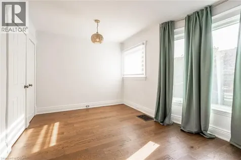 11 Lorne Avenue Hamilton ON L8M 2X5