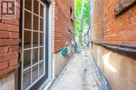 11 Lorne Avenue Hamilton ON L8M 2X5