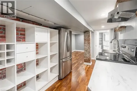 11 Lorne Avenue Hamilton ON L8M 2X5
