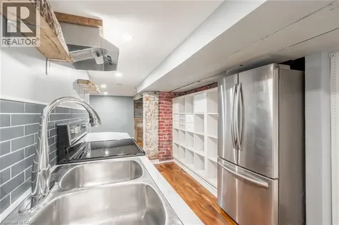 11 Lorne Avenue Hamilton ON L8M 2X5