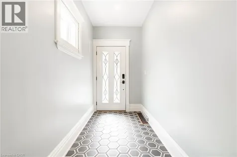 11 Lorne Avenue Hamilton ON L8M 2X5