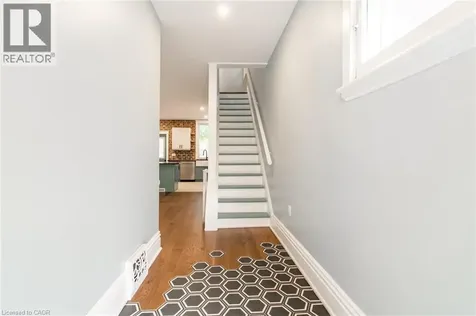 11 Lorne Avenue Hamilton ON L8M 2X5
