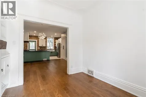 11 Lorne Avenue Hamilton ON L8M 2X5