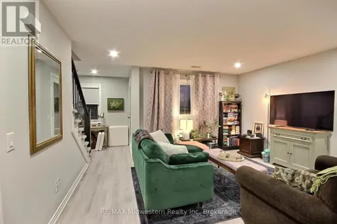 287 Chapel Hill Drive Kitchener ON N2R 0S4