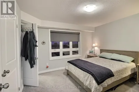 287 Chapel Hill Drive Kitchener ON N2R 0S4
