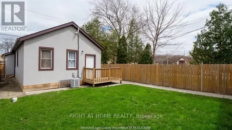 762 Aylmer Avenue East Windsor ON N9A 1V3