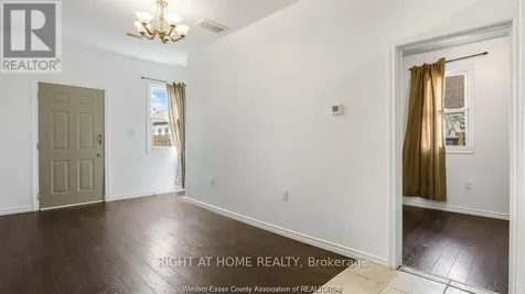 762 Aylmer Avenue East Windsor ON N9A 1V3