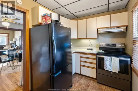 2136 Lincoln Road Windsor ON N8W 2R1