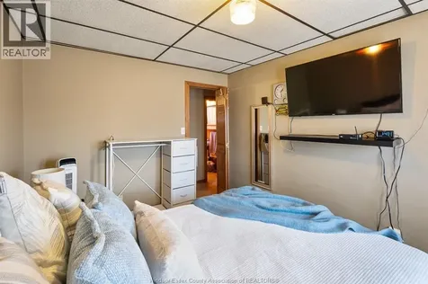 2136 Lincoln Road Windsor ON N8W 2R1