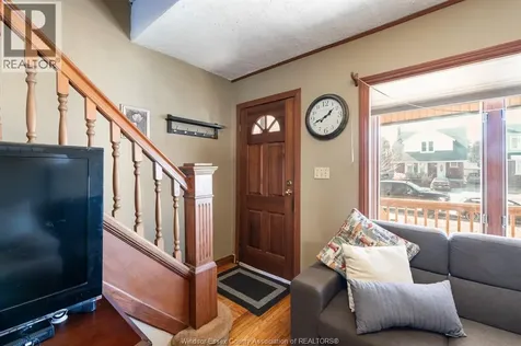 2136 Lincoln Road Windsor ON N8W 2R1