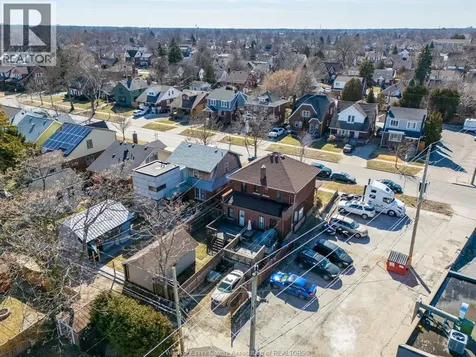 2136 Lincoln Road Windsor ON N8W 2R1