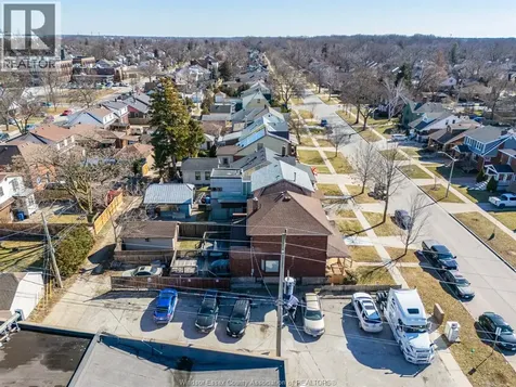 2136 Lincoln Road Windsor ON N8W 2R1