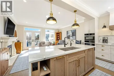 3168 Watercliffe Court Oakville ON L6M 0K7