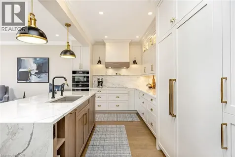 3168 Watercliffe Court Oakville ON L6M 0K7