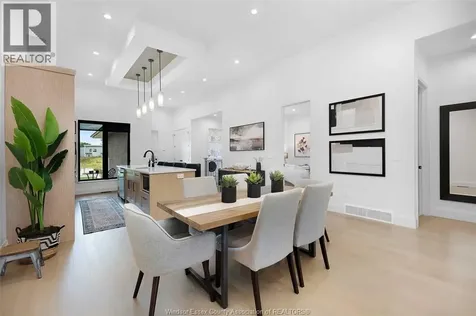 572 Lily Mac Boulevard Windsor ON N6E 3N7