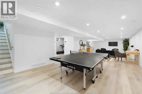 572 Lily Mac Boulevard Windsor ON N6E 3N7
