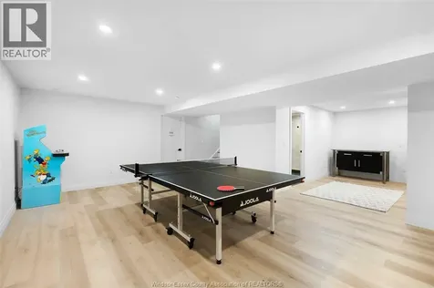 572 Lily Mac Boulevard Windsor ON N6E 3N7