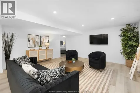 572 Lily Mac Boulevard Windsor ON N6E 3N7
