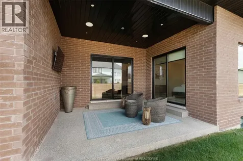 572 Lily Mac Boulevard Windsor ON N6E 3N7