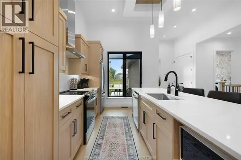 572 Lily Mac Boulevard Windsor ON N6E 3N7