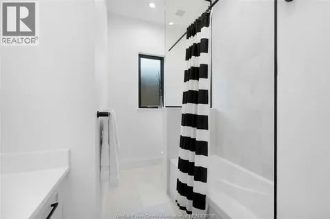 572 Lily Mac Boulevard Windsor ON N6E 3N7