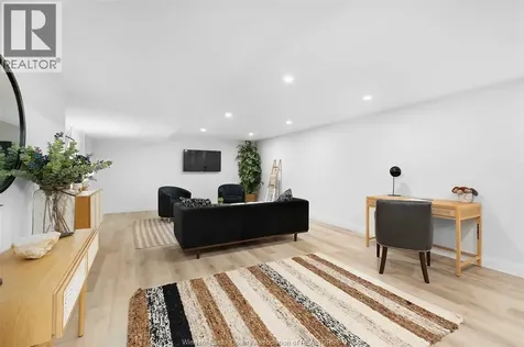 572 Lily Mac Boulevard Windsor ON N6E 3N7