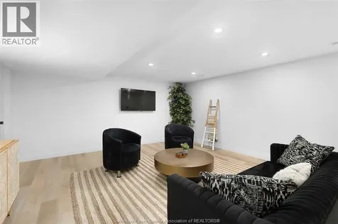 572 Lily Mac Boulevard Windsor ON N6E 3N7