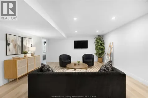 572 Lily Mac Boulevard Windsor ON N6E 3N7