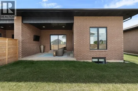 572 Lily Mac Boulevard Windsor ON N6E 3N7
