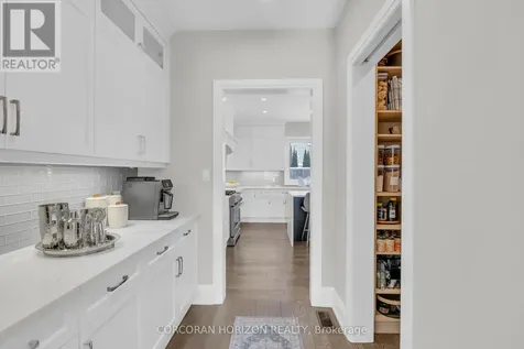 908 Fall Harvest Court Kitchener ON N2P 2M2
