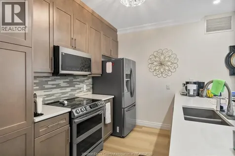 1888 Westview Lasalle ON N9H 0M1