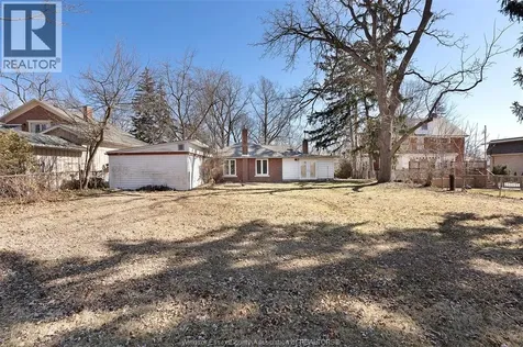 132 Division Street North Kingsville ON N9Y 1E4