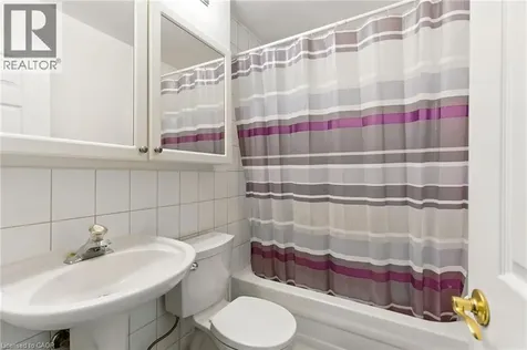 264 Oakdale Avenue St. Catharines ON L2P 2K4