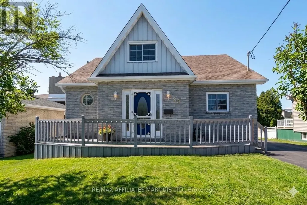 25 Dunbar Avenue Cornwall ON K6H 5M6
