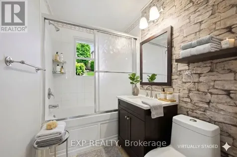 253 Sydney Street South Kitchener ON N2G 3V8