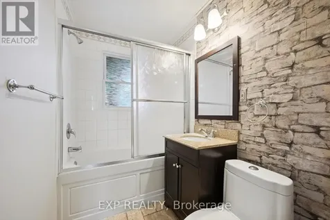 253 Sydney Street South Kitchener ON N2G 3V8