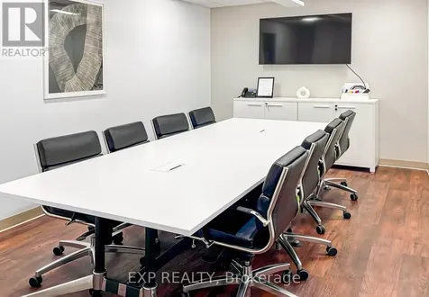 396 Cooper Street Ottawa ON K2P 2H7