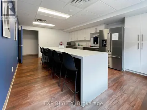 396 Cooper Street Ottawa ON K2P 2H7